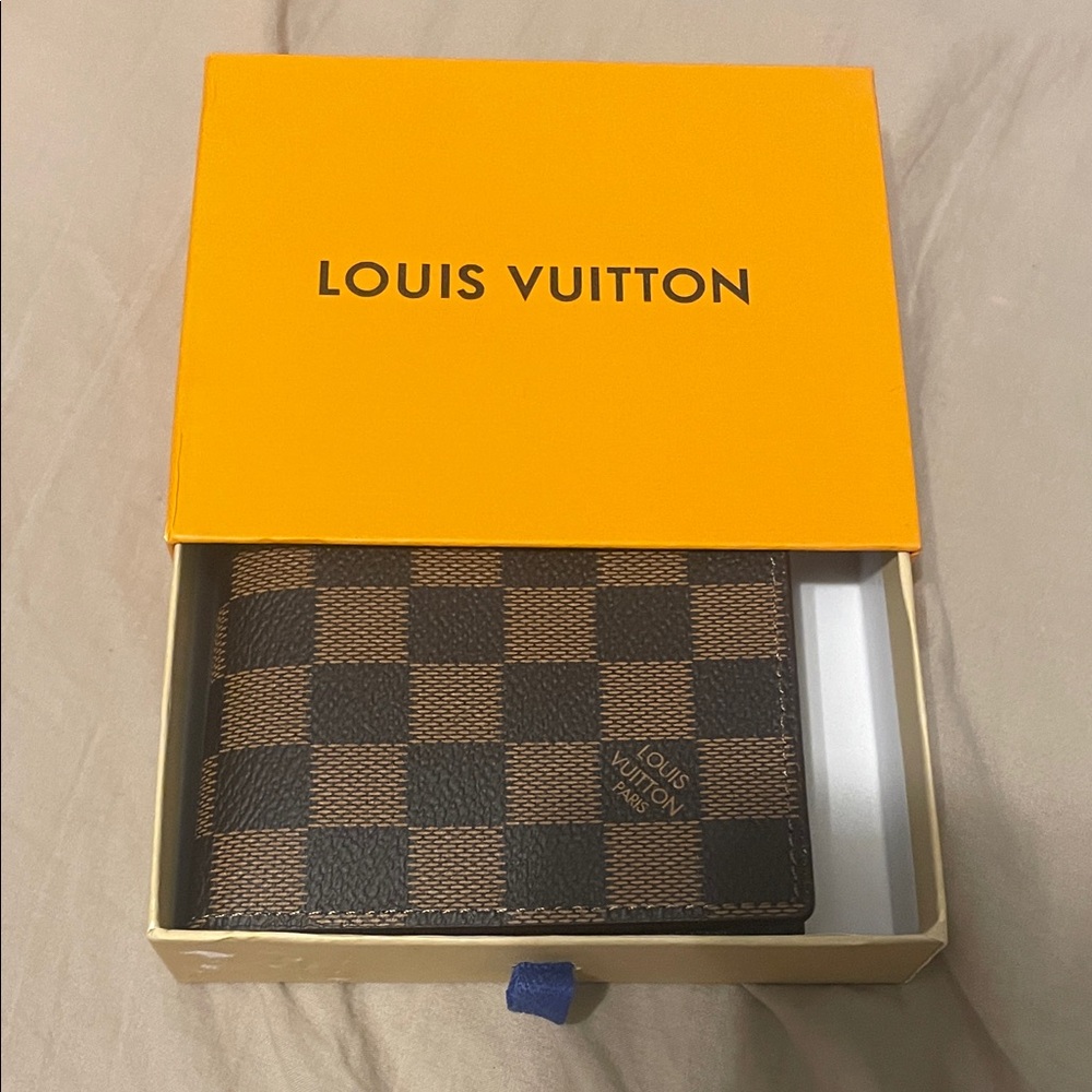 Louis Vuitton Damier Ebene Card Holder